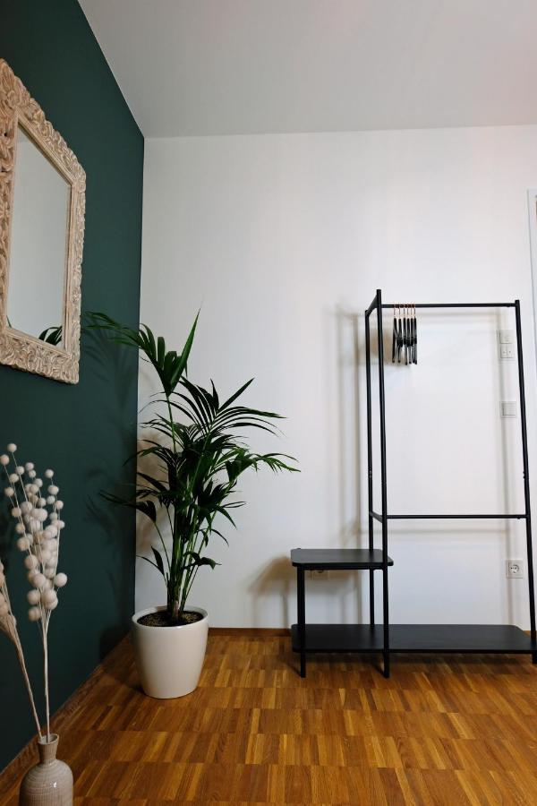 שטראובינג Design Apartment Nr 2 Mit Terrasse Und Parkplatz מראה חיצוני תמונה