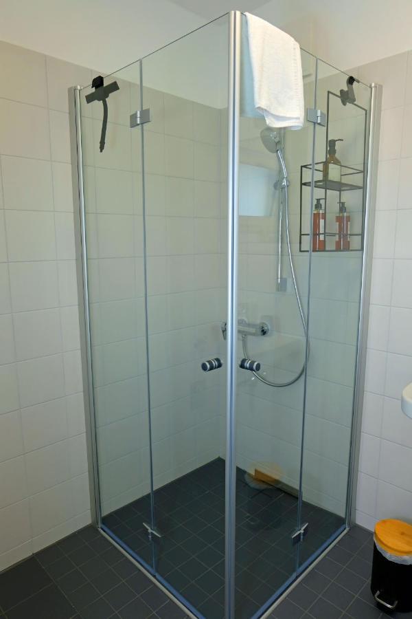 שטראובינג Design Apartment Nr 2 Mit Terrasse Und Parkplatz מראה חיצוני תמונה
